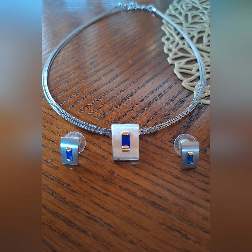 Necklace & Earring Set - Picture 2 of 7
